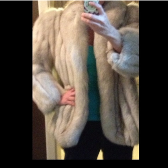 Blue Fox Fur Coat - Picture 4 of 4