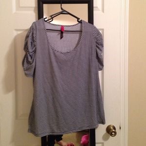 Striped Shirt with scrunched sleeves