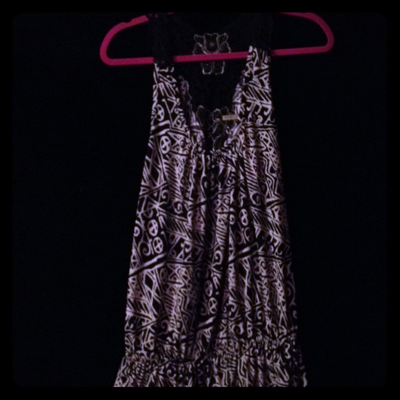 Cute top with lace application