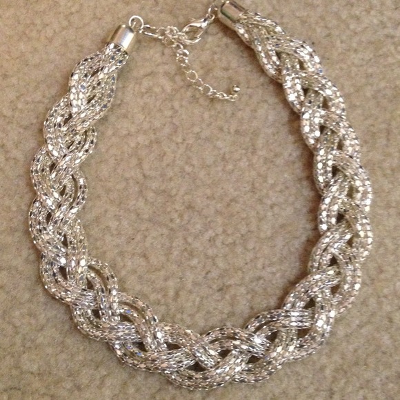 Statement necklace