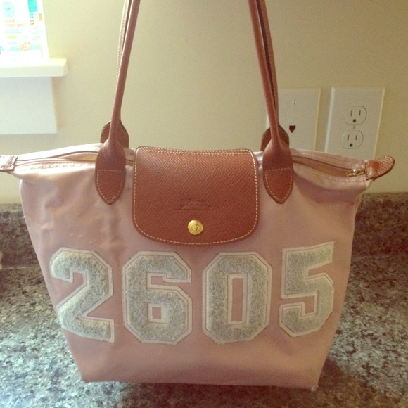 Longchamp Handbags - 💘💘Longchamp meduim tote. Authentic. SALE!💘💘