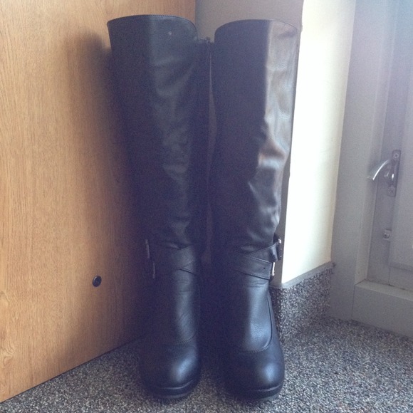 Black wedge wide calf boots