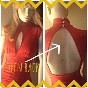High neck open back top🍁