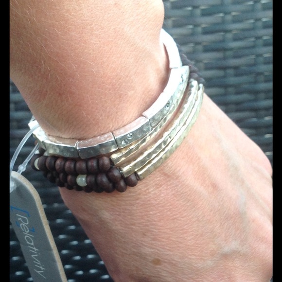 Stretch Bead Bracelet & Relativity silver Stretch - Picture 3 of 4