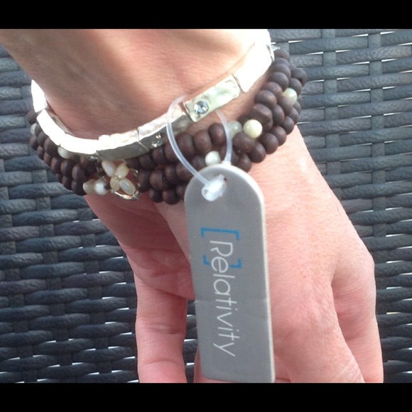 Stretch Bead Bracelet & Relativity silver Stretch - Picture 4 of 4