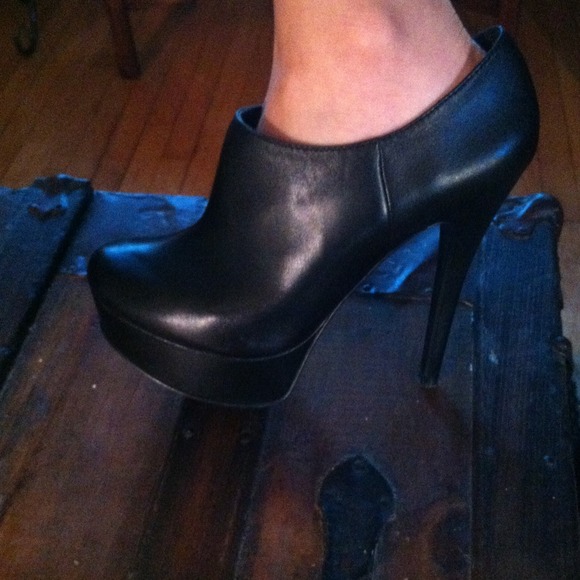 Stylish closed pumps - Picture 2 of 2