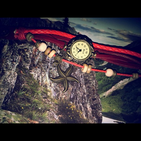 🚫SOLD🚫FASHIONABLE ARM WRIST WATCH!! - Picture 2 of 3