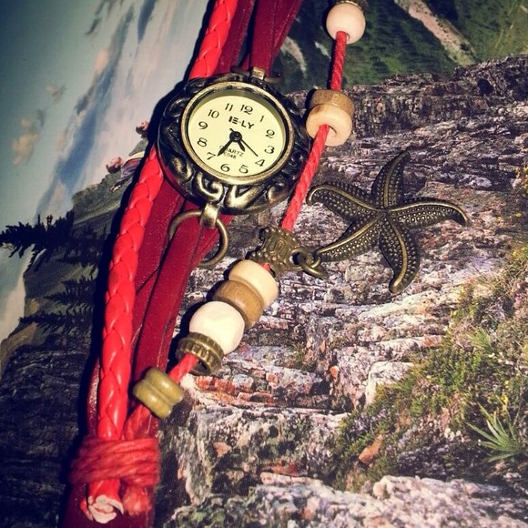 🚫SOLD🚫FASHIONABLE ARM WRIST WATCH!! - Picture 3 of 3