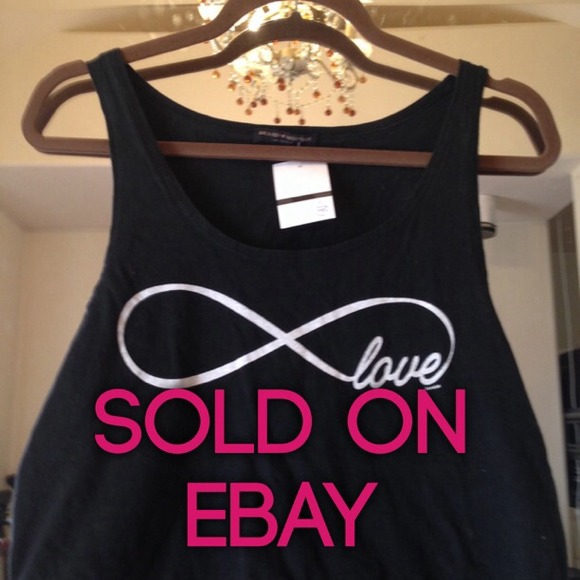 Brandy Melville love infinity crop top