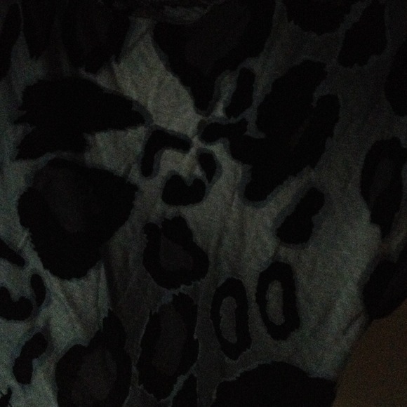 Loose crop top - Picture 2 of 2