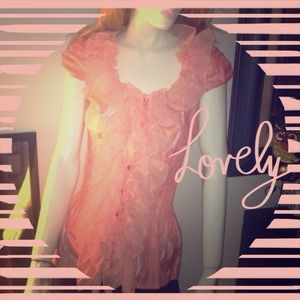 Pretty in Peach Top