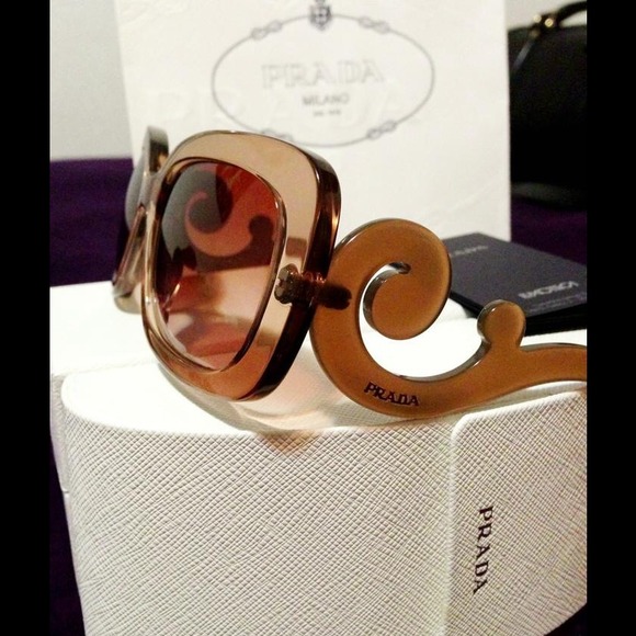 💯Authentic👍Prada Baroque Sunglasses - Picture 3 of 3