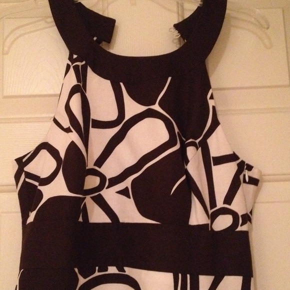 Women's day out dress - Picture 2 of 2