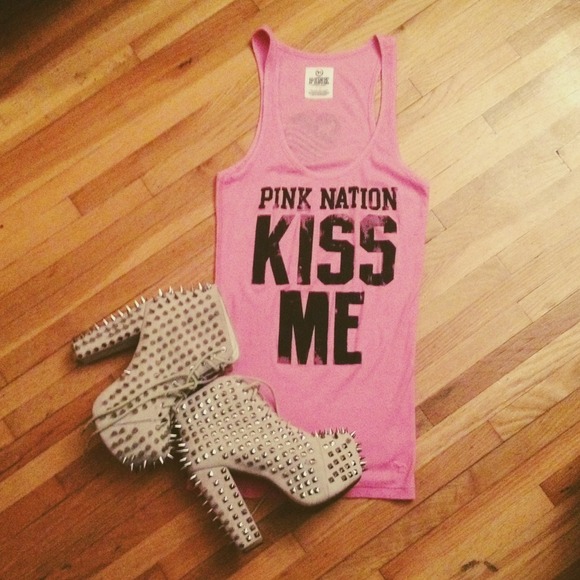 ✨SALE✨ VS Pink tank top (limited edition)