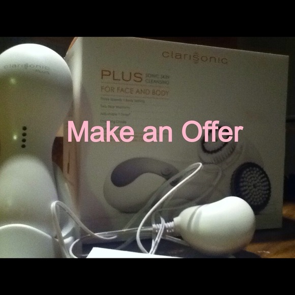 REDUCED!!CLARISONIC PLUS!For face & body cleansing