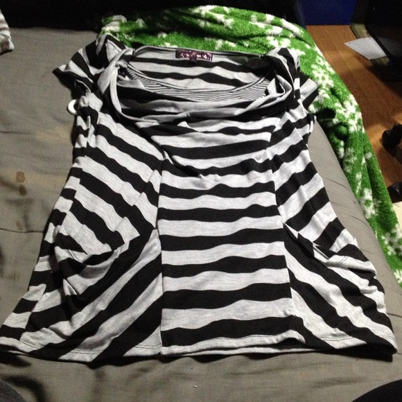 Striped Top with ruffleish neck line