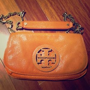 Tory Burch Authentic Amanda Vitti Logo Clutch