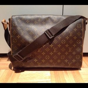 🚫SOLD ON EBAY🚫Louis Vuitton Abbesses Messenger