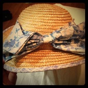 Vintage Hat with a bow!