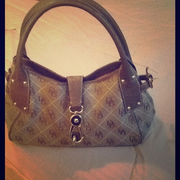 💛👜Dooney & Bourke classic