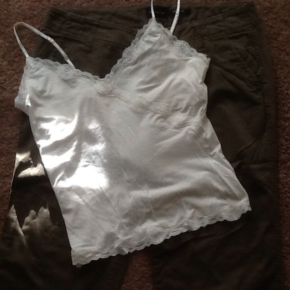 ❌❌❌ SOLD Express lace trimmed shelf tank ❌❌❌
