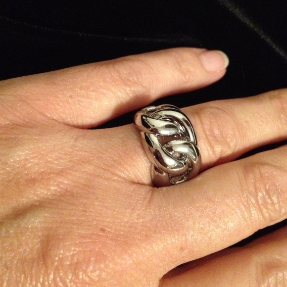 Fashion Ring - Picture 2 of 6