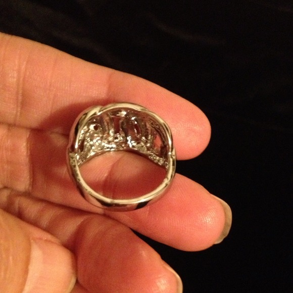 Fashion Ring - Picture 3 of 6