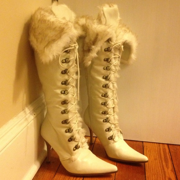 Shoes - Knee High Stiletto Fur Boots Shoes - Knee High Stiletto Fur Boots