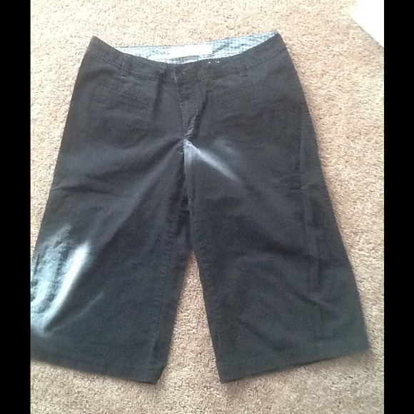 SOLD Old Navy ultra low waist black capris