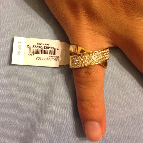Michael kors ladies ring 💍❌NO TRADE NO ❌🚫PAYPAL❌