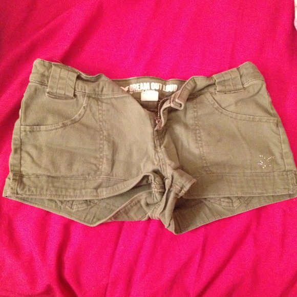 Shorts - Picture 2 of 3