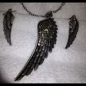 Angel Wing Necklace & Earring Set💞