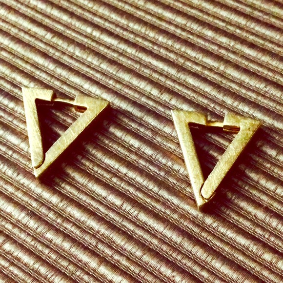 💛Gold-plated Triangle Earrings
