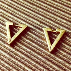 💛Gold-plated Triangle Earrings