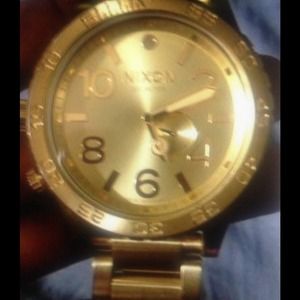 Nixon 500 gold. MINT CONDITION