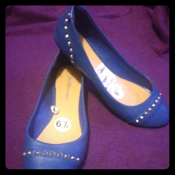 🚫SOLD SOLD🚫 Blue ballet flats with spike studs