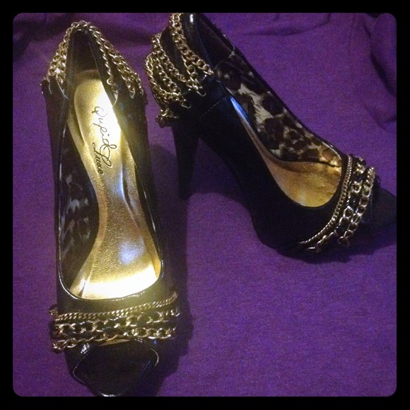 🚫SOLD SOLD🚫Black sexy heels