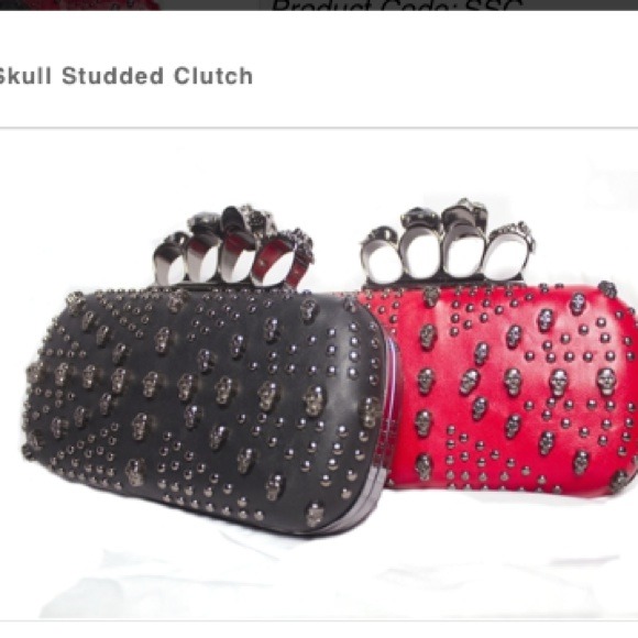 Skull studded clutch