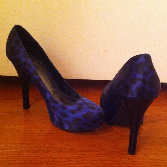 Pumps - Picture 2 of 3