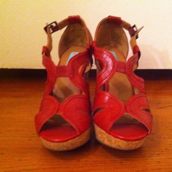 Burgundy wedge heels