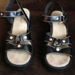 Black chunky sandals 8.5