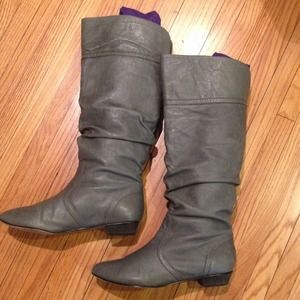 Grey Leather Steve Madden Boots!