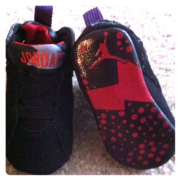 🔥🔥SOLD SOLD🔥🔥Jordan baby shoes number 8 size 1
