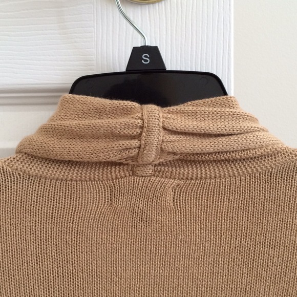 SOLD IN BUNDLE Express cardigan sweater - Picture 3 of 4