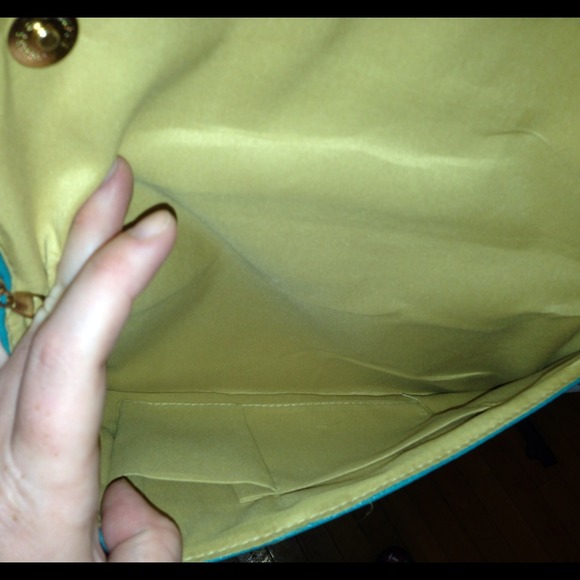 NWT! Stud & Rhinestone Embellished Cross Body Bag - Picture 3 of 4