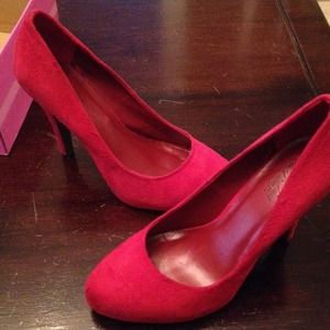 *** traded in bundle*** Red suede pump