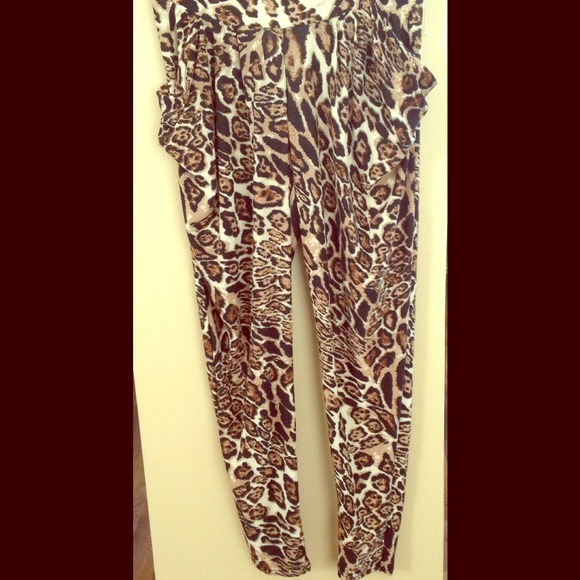 ✨✨Really Cute Cheetah Print Jogger Pants✨✨