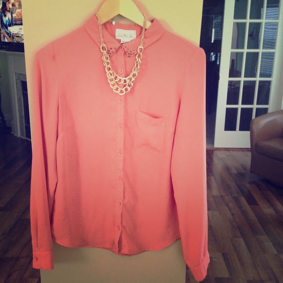 💄💄Super Cute Peach Type Top💄💄