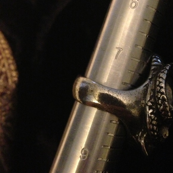 ️SOLD❗️Snakes & Skulls Alchemy Ring Q fits 8 - Picture 2 of 4