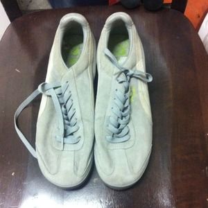 Grey puma tennis shoes